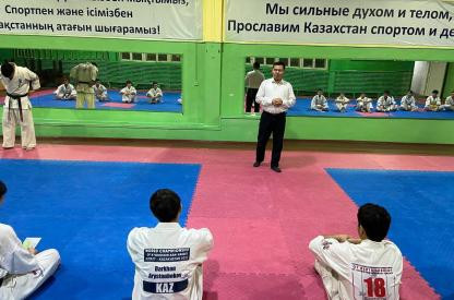 Каратэ орталығында ақпараттық түсіндіру жұмыстары
